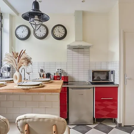Apartment Center Of By Prestige Paris